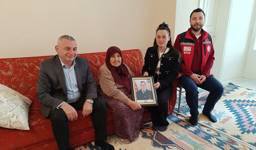 Şehit Annelerine Anlamlı Ziyaret