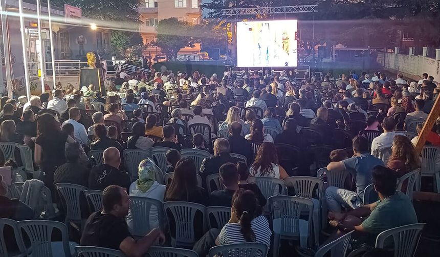 Küçükağa Anaokulu’ndan Babalar Günü’ne Özel Açık Hava Sineması Etkinliği