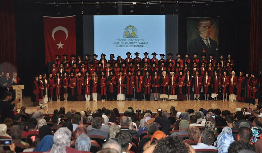 Mezunlar Kep Attı