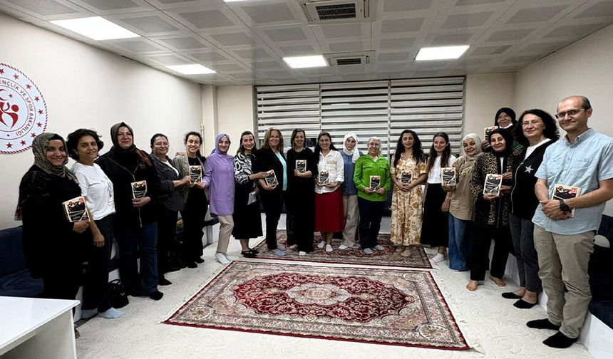 Akşehir Okuma Atölyesi Sezonu "Peygamberin Şarkısı" ile Tamamladı