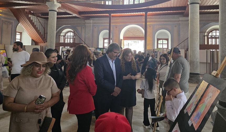 Minik Sanatçılardan “Hayallerin Işığı” Resim Sergisi