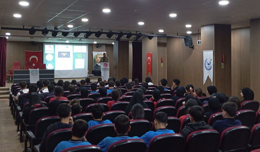 Yunak'ta İki Önemli Aile Konferansı