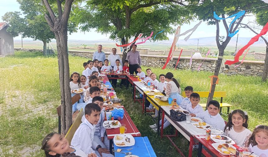Yunak Turgut İlkokulu’ndan Bahar Şenliği!