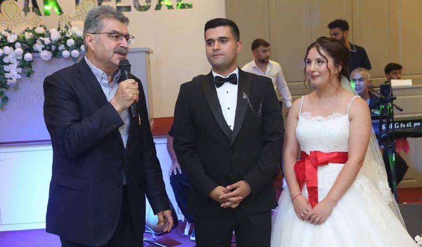 Gençoğlu ve Derin Ailelerinin Mutlu Günü