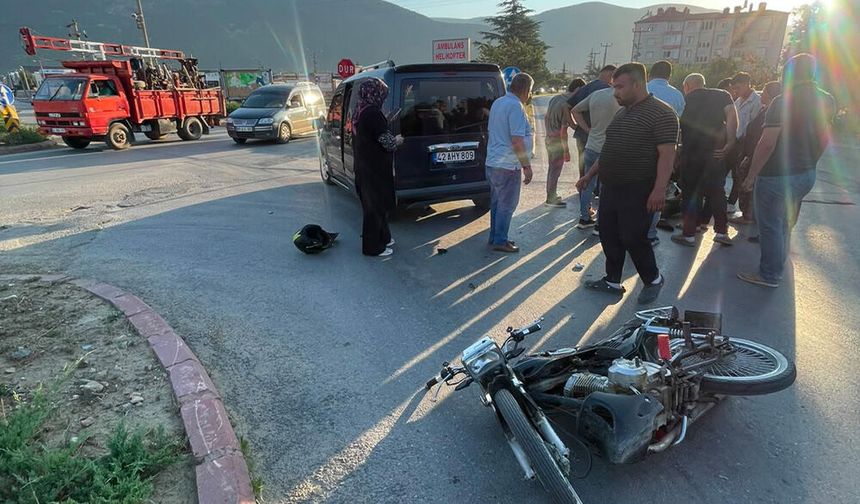 Akşehir'de Motosiklet ile Otomobil Çarpıştı: 1 Yaralı