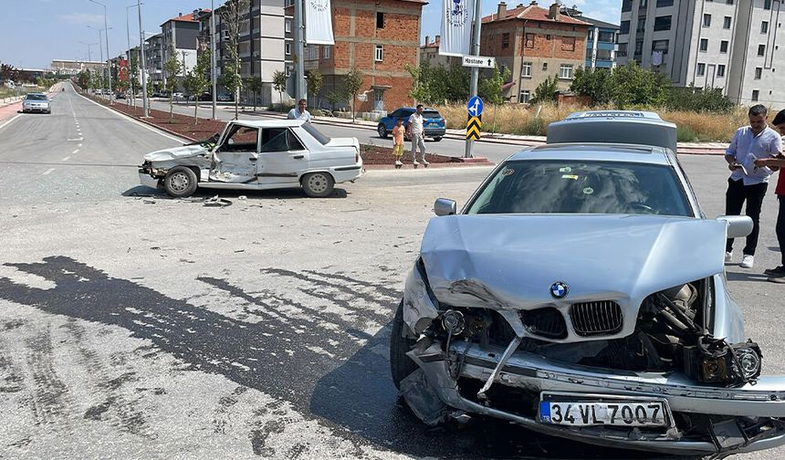 Mustafa Kemal Paşa Caddesi'nde Yine Trafik Kazası