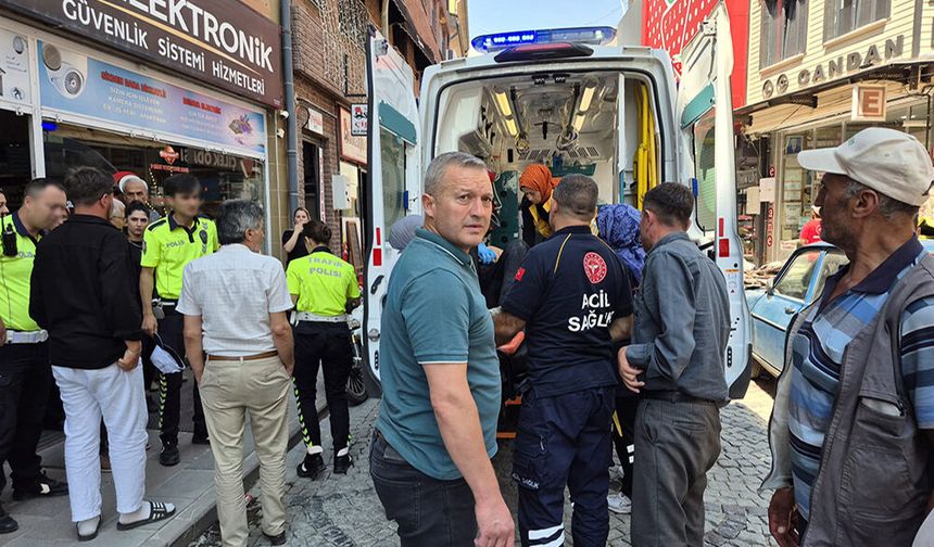 Çaldıkları Motorla Kaçarken Sahibine Çarptılar