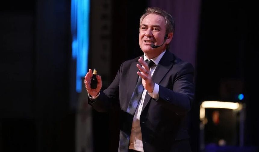 Tarihçi-Yazar Sinan Meydan Akşehirlilerle Buluşuyor