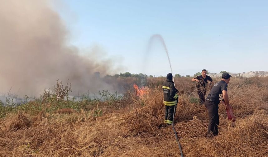 Arıtma Tesisi Yakınlarında Geniş Alanda Arazi Yangını