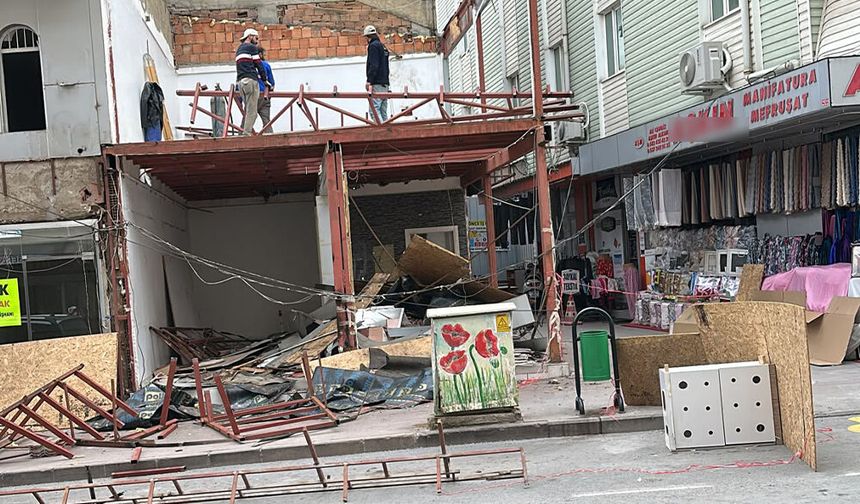 İnönü Caddesi’nde Tehlikeli Görüntü: Vatandaşlar Tedirgin