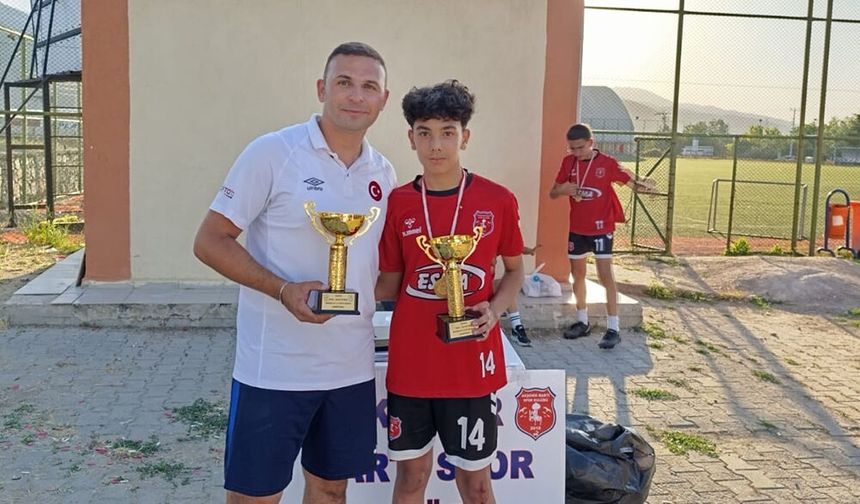 Akşehir Martı Spor Kaptanı Selçuklu Belediyespor'a Transfer Oldu