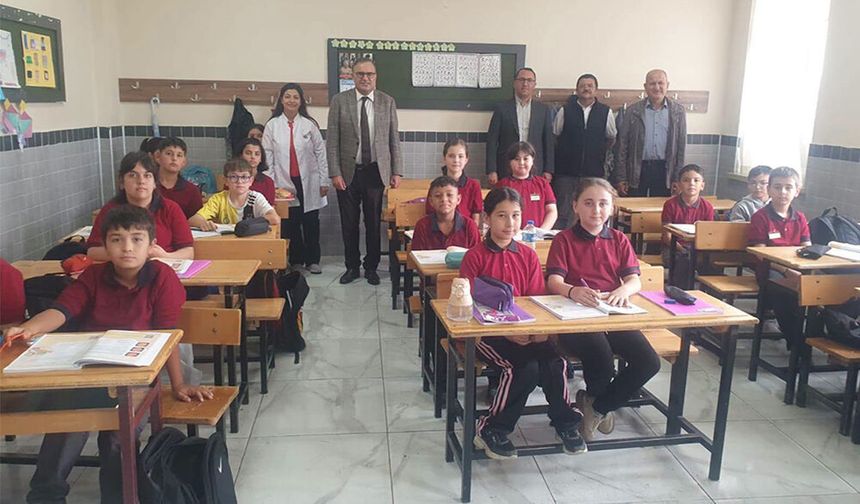 Barbaros Topaloğlu Öğrencilerle Yeni Eğitim Yılı Heyecanını Paylaştı