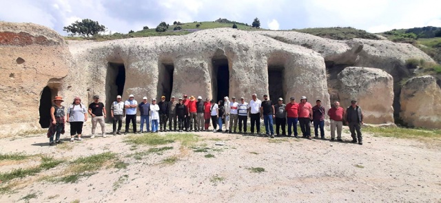 EMİRDAĞ’IN YILKI ATLARI (FOTOĞRAFLAR İÇİN TIKLAYINIZ)