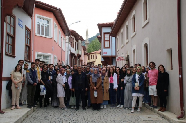 DOKTOR ADAYLARI AKŞEHİR’İ GEZDİLER (FOTOĞRAFLAR İÇİN TIKLAYINIZ)