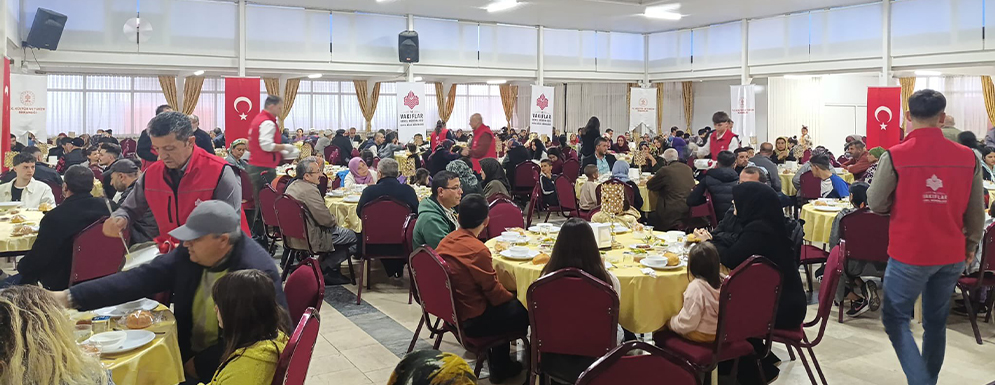 Vakıflar, Akşehir’de Neden İftar Yemeği Vermiyor?