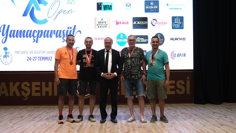 2135Dee8 3230 4F08 95A6 B94C47423729