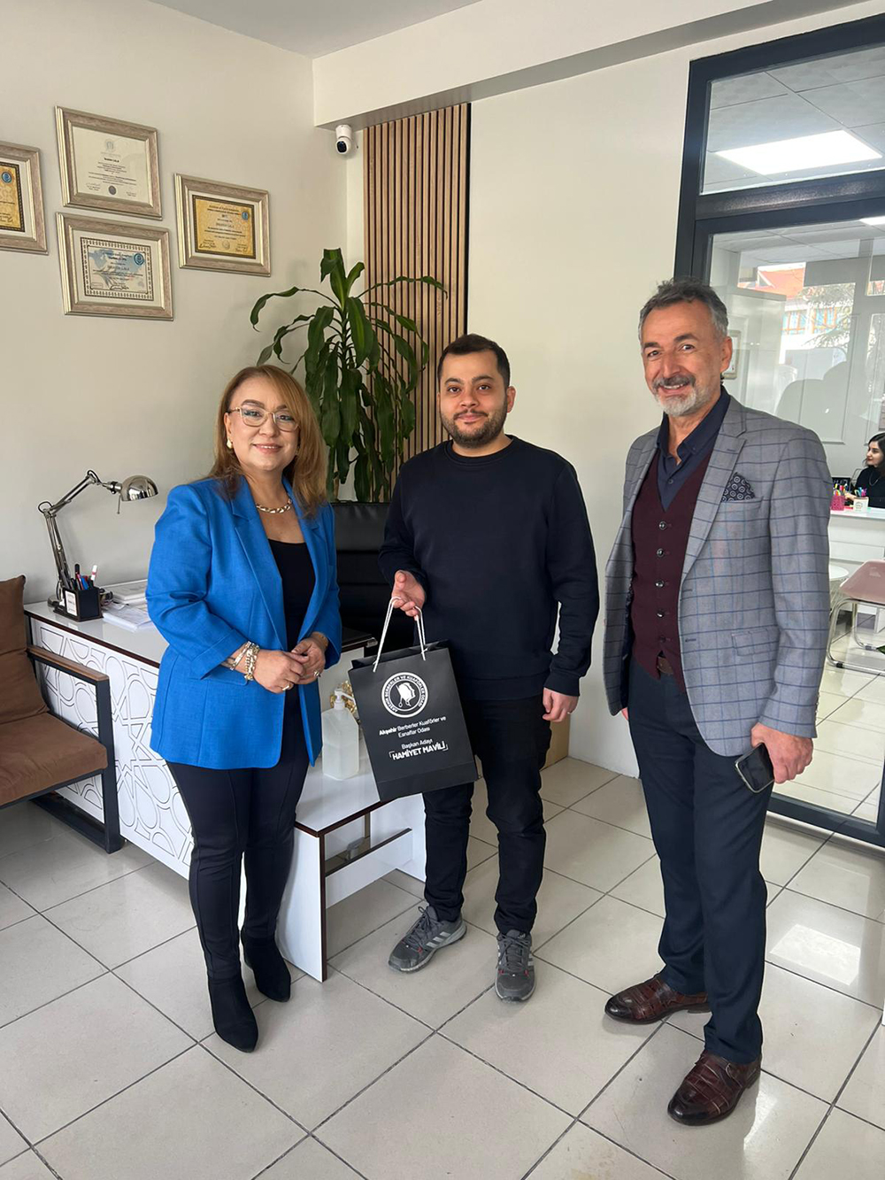 1223A20C 8381 4112 8F49 11Ddd645De34