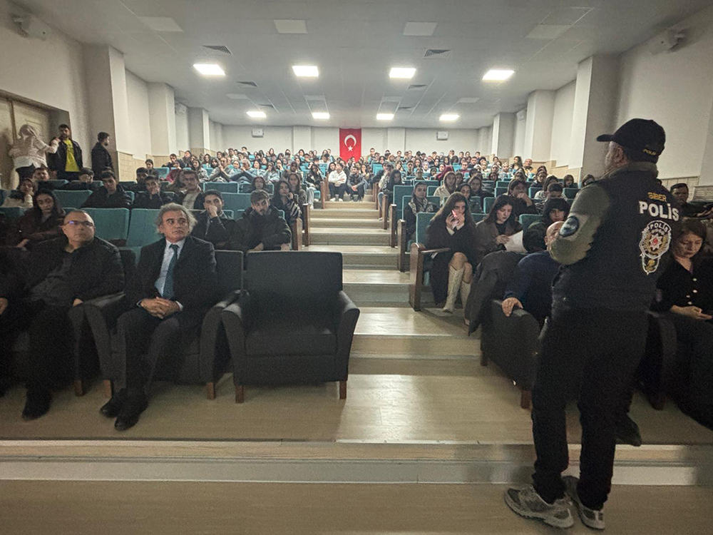 Ce604766 19Ee 4784 Af98 B8Fde3398E90