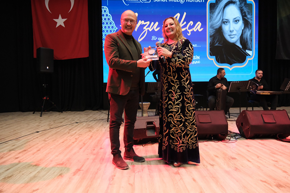 55E20A6F A231 409C A4B7 692426A3D9C5