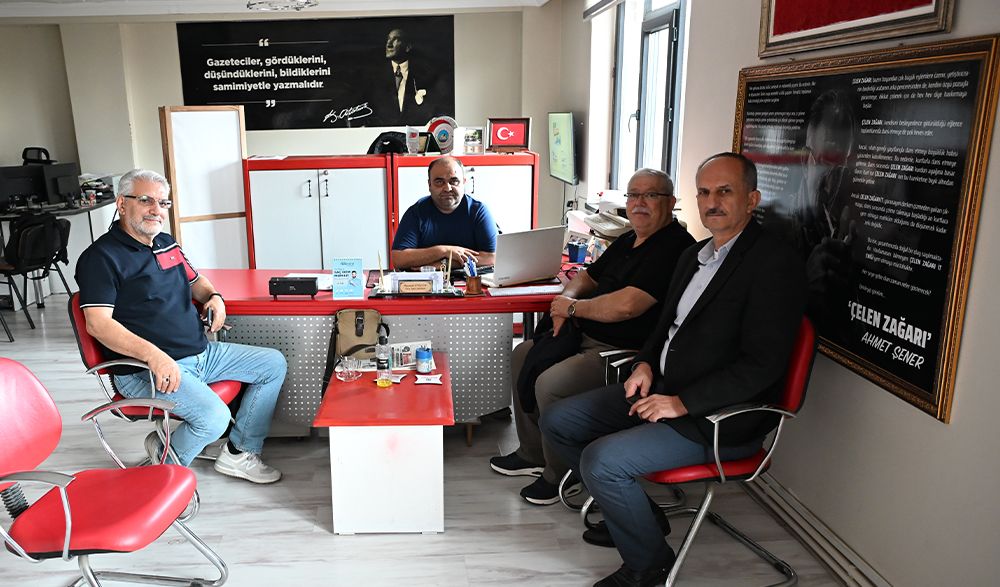 O. Selçuk Yılmaz’dan Akşehir’deki İki Vakfa Kitap Bağışı